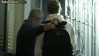 Taboo bottom twink assfucked by his DILF stepdaddy work on cum